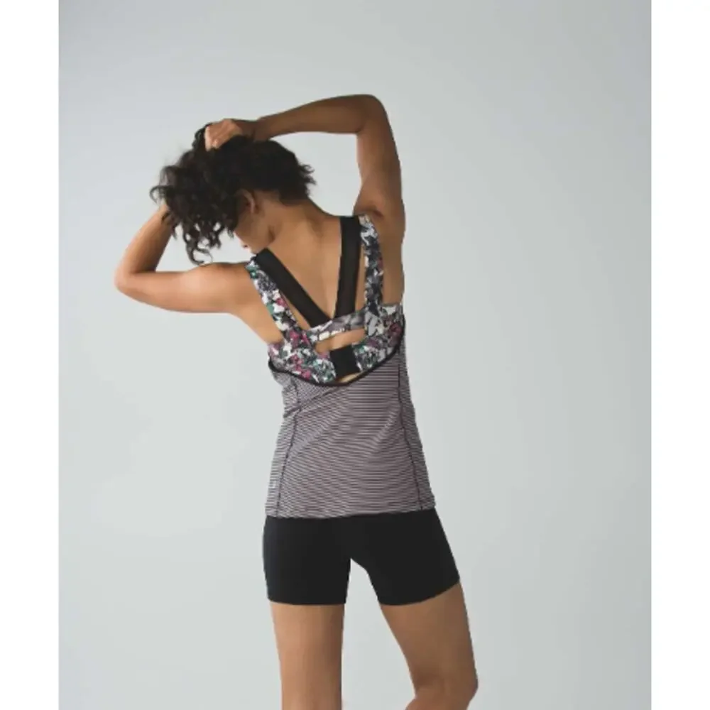 Lululemon Super Sport Tank‎ Top Built in Bra Striped Butterfly Print 6